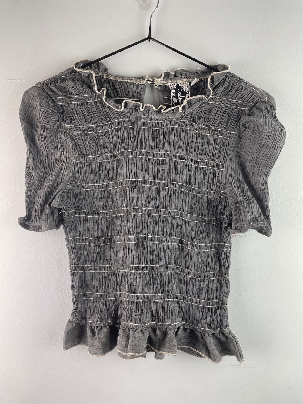 Sadie & Sage Smocked Ruffle Hem Short Sleeve Top Size S